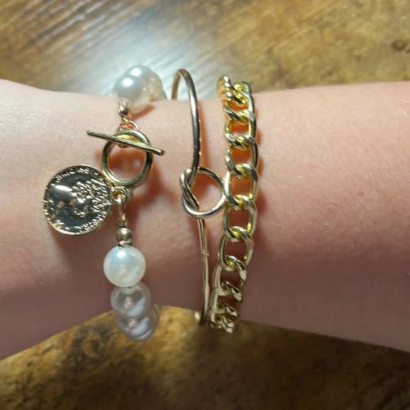 6 pack of gold bracelets - Picture 5 of 13